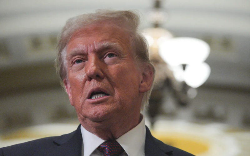 Os primeiros atos de Trump após assumir a presidência nesta segunda (20)
