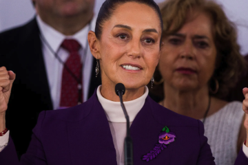 Presidente do México anuncia “pausa” de um mês nas tarifas impostas por Trump