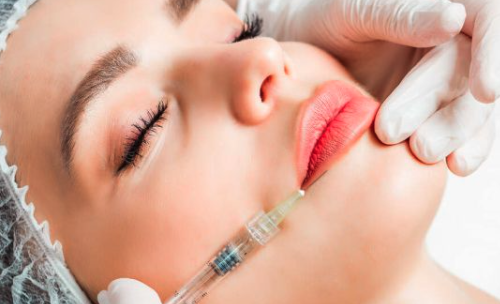 Preenchimentos Faciais x Cirurgia Plástica: O Que é Melhor para Você?