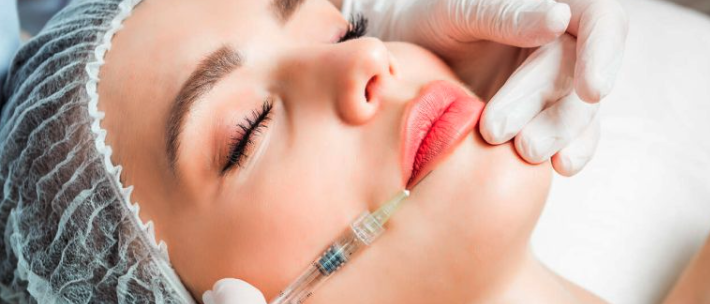 Preenchimentos Faciais x Cirurgia Plástica: O Que é Melhor para Você?