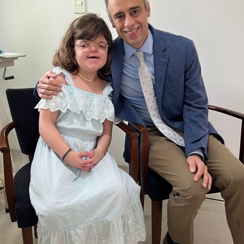 Encontro reúne especialistas da saúde e famílias de crianças com doença rara craniofacial