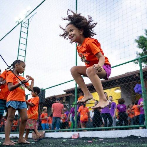 No Dia da Infância, Instituto Sow chama atenção para o impacto da fome e da ausência de afeto na primeira infância