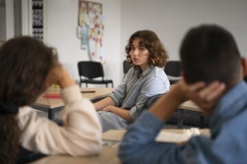 Rossandro Klinjey leva debate sobre saúde emocional e os desafios da educação ao Festival LED Rio